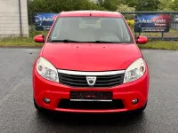 Gebraucht Dacia Sandero 75 PS (55 kW) 2011 Rot Limousine