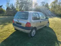 Używany Renault Twingo Initiale 75 KM (55 kW) 2001 Złoty Hatchback