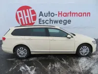 Gebraucht VW Passat Trendline 150 PS (110 kW) 2019 Hellelfenbein Kombi