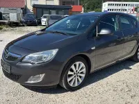 Gebraucht Opel Astra Edition 116 PS (85 kW) 2011 Grau Limousine
