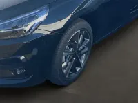 Neu Hyundai i30 Advantage 101 PS (74 kW) 2025 Abyss black / mic Coupé