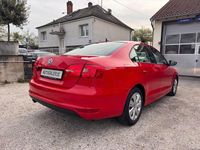 Gebraucht VW Jetta Trendline 105 PS (77 kW) 2014 Rot Limousine
