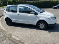 Gebraucht VW Fox Basis 54 PS (39 kW) 2008 Weiß Kleinwagen