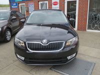 Gebraucht Skoda Octavia Ambition 105 PS (77 kW) 2013 Schwarz metallic Limousine