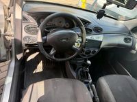 Gebraucht Ford Focus Trend 116 PS (85 kW) 2003 Silber Kleinwagen