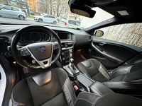 Gebraucht Volvo V40 R-Design 120 PS (88 kW) 2015 Weiß Limousine