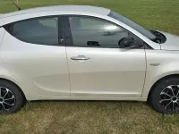 Gebraucht Lancia Ypsilon Gold 86 PS (63 kW) 2012 Weiß Kleinwagen