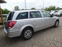 Usata Opel Astra Edition 90 CV (66 kW) 2006 Argento Berlina