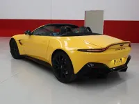 Gebraucht Aston Martin V8 Vantage 510 PS (375 kW) 2023 Gelb Cabrio