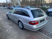 Gebraucht Mercedes E220 150 PS (110 kW) 2003 Silber Kombi