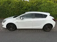 Gebraucht Opel Astra Sport 110 PS (80 kW) 2011 Weiß Limousine