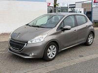 Gebraucht Peugeot 208 Active 82 PS (60 kW) 2013 Grau Kleinwagen