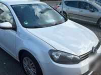 Gebraucht VW Golf VI 86 PS (63 kW) 2011 Weiß Kleinwagen