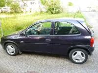 Używany Opel Corsa Edition 90 KM (66 kW) 1996 Niebieski Hatchback