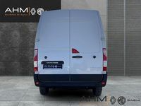 Second-hand Renault Master 135 CP (99 kW) 2023 Alb Monovolum