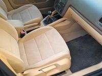 Second-hand VW Jetta 115 CP (84 kW) 2006 Albastru Berlinǎ