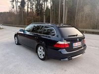 Gebraucht BMW 525 197 PS (144 kW) 2007 Blau Limousine