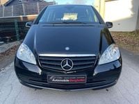 Gebraucht Mercedes A160 95 PS (69 kW) 2012 Kosmosschwarz  metalliclack Kleinwagen