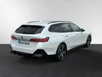 Gebraucht BMW i5 M Sport 250 kW (340 PS) 2025 Mineralweiss metallic Limousine