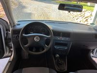 Usata VW Golf IV 75 CV (55 kW) 2002 Argento Berlina