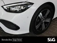 Gebraucht Mercedes C180 Avantgarde 170 PS (125 kW) 2025 Unilack polarweiß Limousine