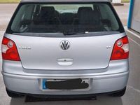 Gebraucht VW Polo Basis 75 PS (55 kW) 2003 Silber Kleinwagen