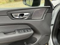 Neu Volvo XC60 Plus 250 PS (183 kW) 2025 Grau SUV