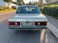 Gebraucht Mercedes E300 88 PS (64 kW) 1981 Beige Limousine
