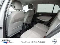 Gebraucht VW Golf VIII Style 150 PS (110 kW) 2024 Weiß Limousine