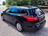 Gebraucht Ford Focus Titanium 125 PS (91 kW) 2016 Schwarz Kombi