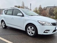 Usado Kia Ceed 125 HP (91 kW) 2011 Branco Citadino