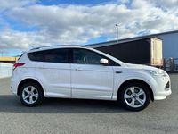 Gebraucht Ford Kuga Individual 163 PS (119 kW) 2014 Weiß SUV
