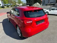 Gebraucht Mercedes A180 Urban 122 PS (89 kW) 2015 Rot Limousine