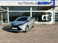 Gebraucht Toyota Aygo X-play 69 PS (50 kW) 2015 Silber Kleinwagen