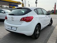 Gebraucht Opel Astra Selection 87 PS (63 kW) 2010 Weiß Limousine