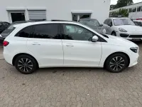 Gebraucht Mercedes B200 150 PS (110 kW) 2020 Weiß Kleinwagen