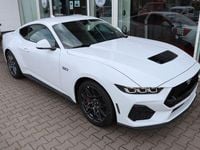 Neu Ford Mustang GT Fastback 446 PS (328 kW) 2026 Oxford white Coupé