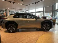 Neu Toyota bZ4X Lounge 252 kW (343 PS) 2026 Silber SUV