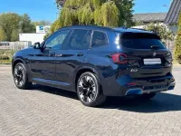Gebraucht BMW iX3 Impressive 210 kW (286 PS) 2022 Carbonschwarz metallic (metallic) SUV
