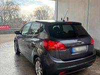 Gebraucht Kia Venga 90 PS (66 kW) 2014 Grau Kleinwagen