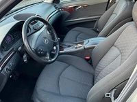 Gebraucht Mercedes E220 Classic 180 PS (132 kW) 2004 Silber Limousine
