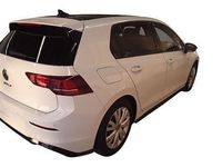 Second-hand VW Golf VIII R-line 150 CP (110 kW) 2025 Alb Berlinǎ
