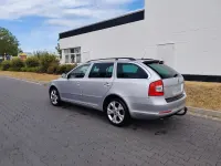 Gebraucht Skoda Octavia 105 PS (77 kW) 2010 Grau Kombi