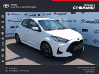 Gebraucht Toyota Yaris Basis 116 PS (85 kW) 2022 Schneeweiß Kleinwagen