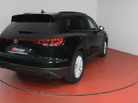 Gebraucht VW Touareg 231 PS (169 kW) 2025 Grenadillschwarz metallic SUV