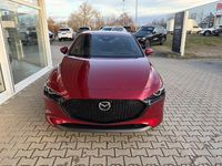 Neu Mazda 3 140 PS (102 kW) 2025 Rot Limousine
