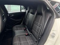 Gebraucht Mercedes CLA180 122 PS (89 kW) 2015 Weiß Limousine