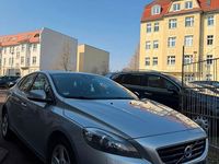 Gebraucht Volvo V40 You! 114 PS (83 kW) 2014 Silber Limousine