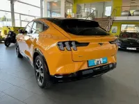 Usata Ford Mustang Mach-E 197 kW (269 CV) 2022 Arancione SUV