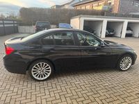 Gebraucht BMW 318 143 PS (105 kW) 2012 Schwarz Limousine